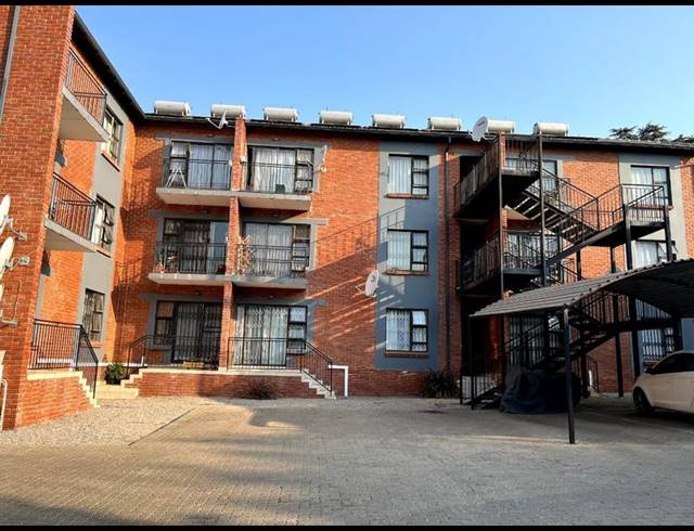 2 BEDROOM APARTMENT FOR SALE IN WINDSOR WEST